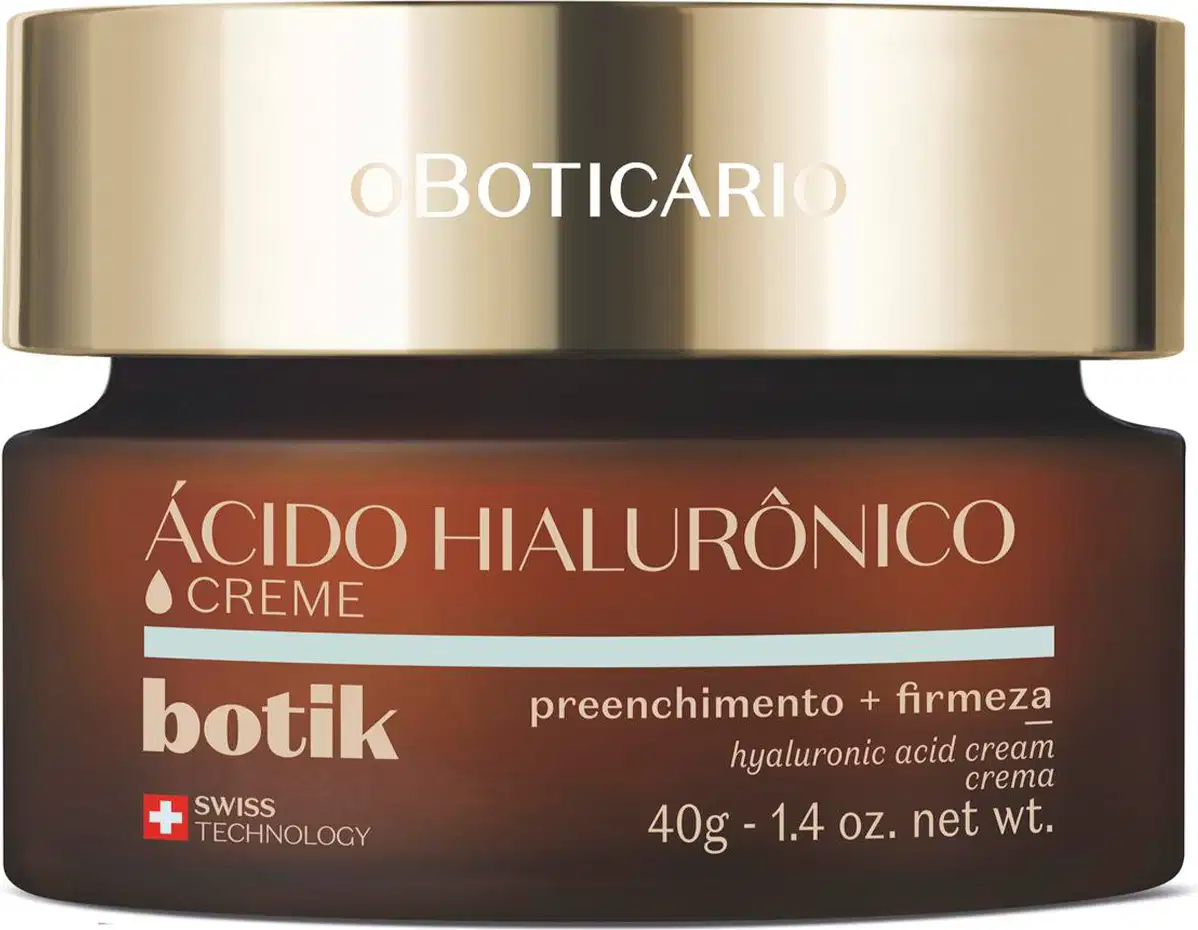 Imagem de pote de creme facial com ácido hialurônico da marca Botik, com embalagem e rótulo na cor vinho e tampa dourada, apresentando informações sobre preenchimento e firmeza da pele impressas em letras douradas.