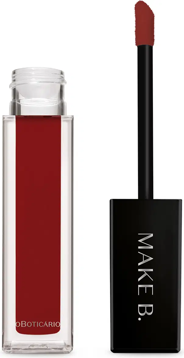 Imagem do frasco transparente do batom líquido Make B. em tom de vermelho intenso, com aplicador macio em formato de bastão e tampa preta com texto legível.