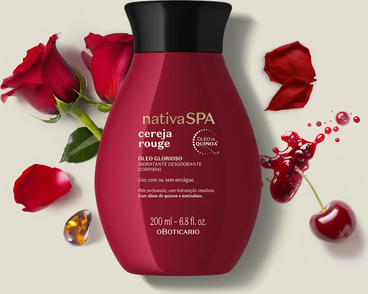 Imagem de uma embalagem vermelha e preta de óleo glorioso corporal Nativa SPA Cereja Rouge, cercada por pétalas de rosa vermelha, cerejas e outros elementos decorativos sobre fundo claro.