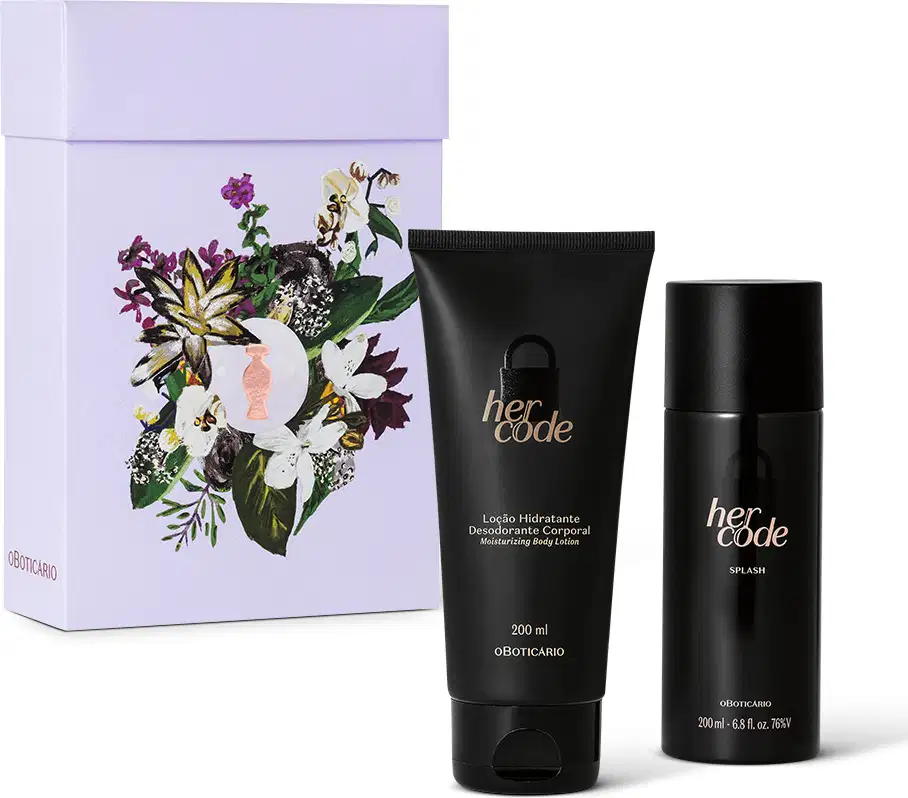Imagem de kit de produtos de beleza da marca Her Code, incluindo um frasco preto de body splash e um tubo preto de Loção Hidratante Corporal, apresentados em uma caixa decorada com flores coloridas. As embalagens possuem rótulos na cor amarelo dourado.