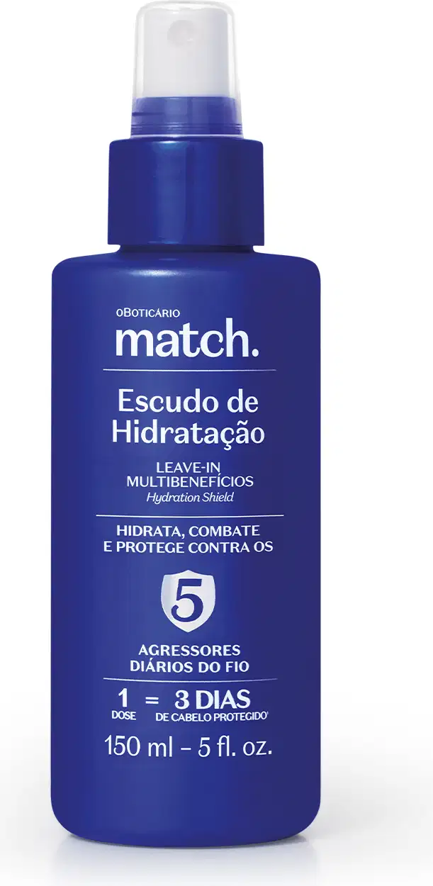 Frasco de plástico azul escuro com rótulo branco e texto em português. O rótulo indica que se trata de um "Escudo de Hidratação" da marca Match, um item de perfumaria com propriedades de hidratação e proteção contra agressores diários.