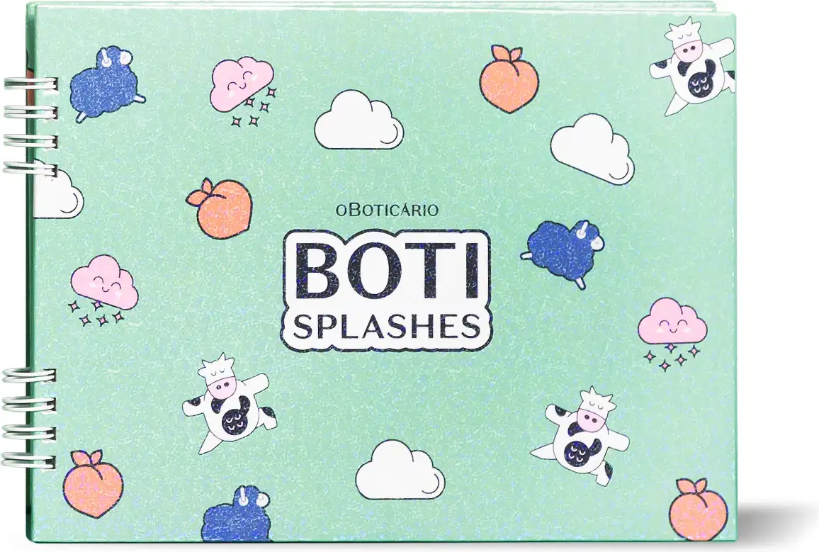 Livo de colorir com capa azul-clara com ilustrações de nuvens, frutas e animais, com o texto "Boti Splashes" impresso na parte frontal.