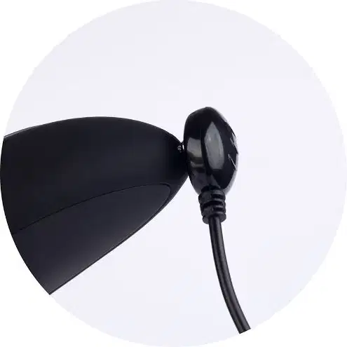 Detalhe do plug carregador do Estimulador de Clitóris Recarregável Dona Suck