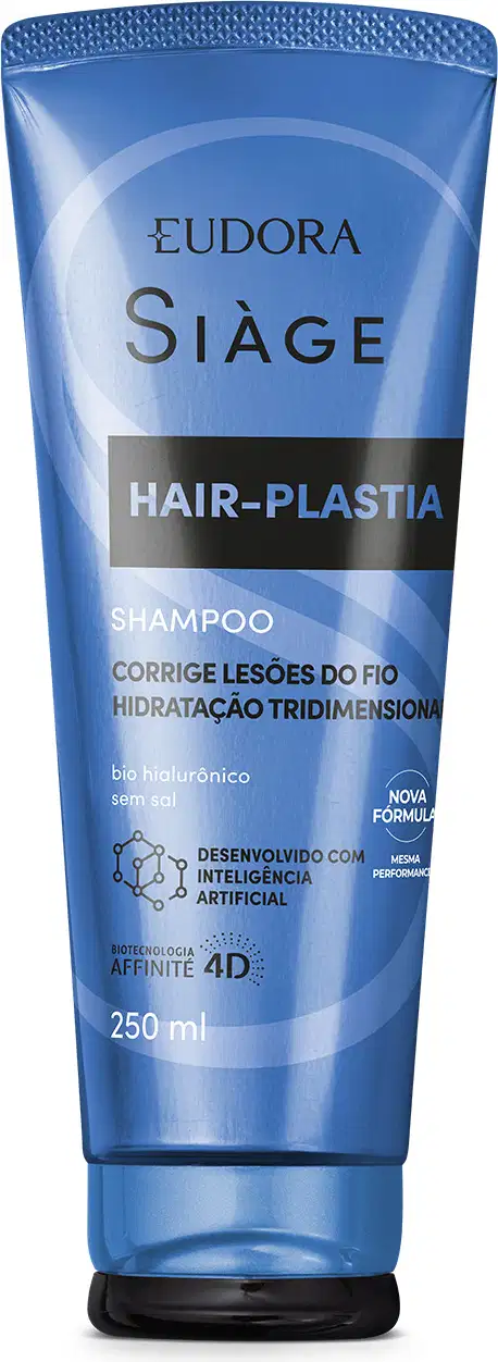 Frasco de shampoo da linha Siàge da Eudora, com embalagem azul e rótulo destacando "Hair-plastia", indicando tratamento para cabelos. O produto promete corrigir lesões do fio e hidratação tridimensional.