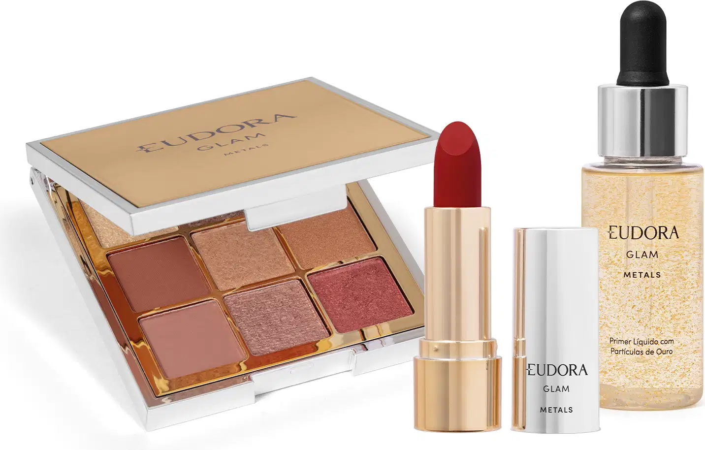 paleta de sombras em tons terrosos e rosados em uma embalagem dourada. Batom vermelho vibrante. Frasco de primer líquido com partículas de ouro. As embalagens exibem o logotipo Eudora Glam Metals em letras pretas sob fundo dourado e prateado.