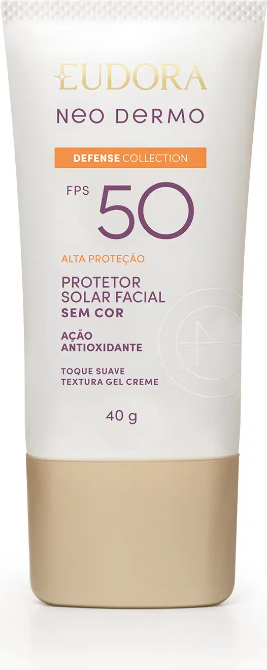 O produto apresentado é um protetor solar facial da linha Neo Dermo da marca Eudora, com FPS 50 e alta proteção. A embalagem é um tubo de cor bege, com rótulo branco e detalhes em roxo.