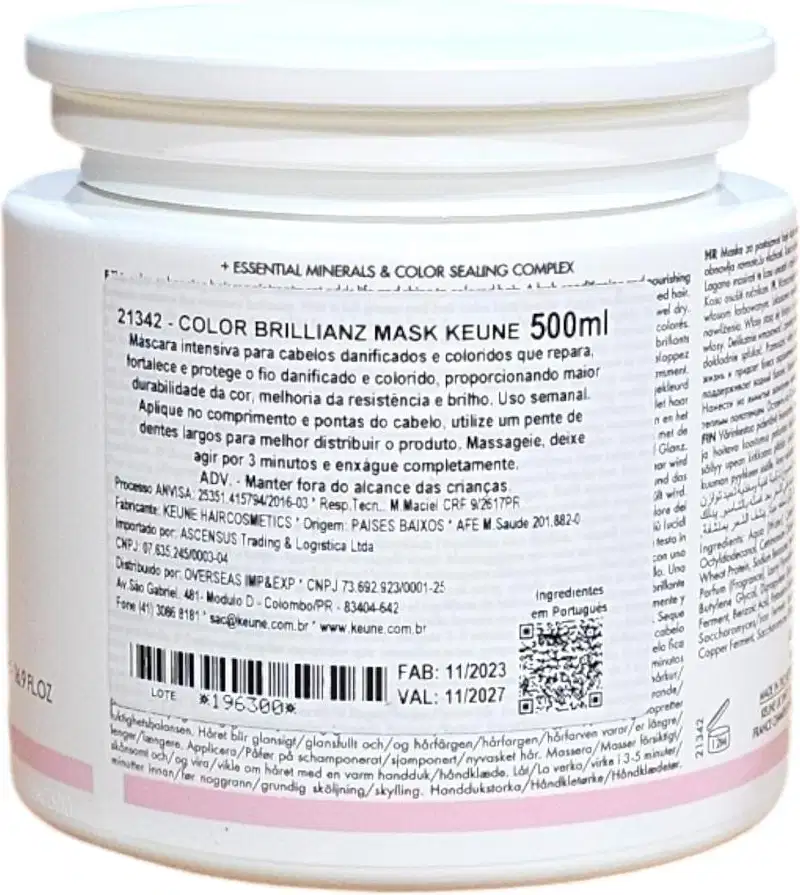 Frasco branco de 500ml da máscara intensiva para cabelos danificados e coloridos da linha Color Brillianz da Keune, com rótulo detalhado sobre o produto.