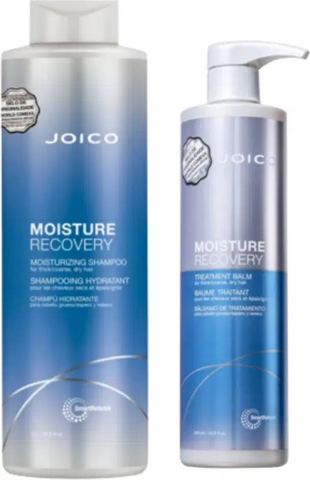 Dois produtos da linha Moisture Recovery da Joico: um frasco de shampoo e um recipiente de bálsamo de tratamento, ambos com design moderno e predominância de cores azul e prata.
