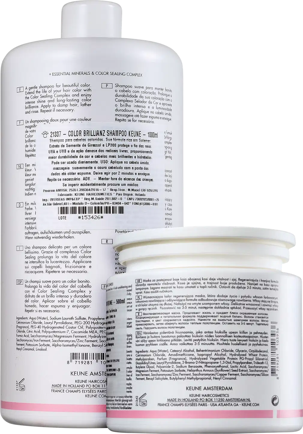 Dois frascos de shampoo da marca Keune, um maior e outro menor, com rótulos em inglês e português. O produto é descrito como um shampoo para cabelos coloridos, com complexo de selagem de cor.