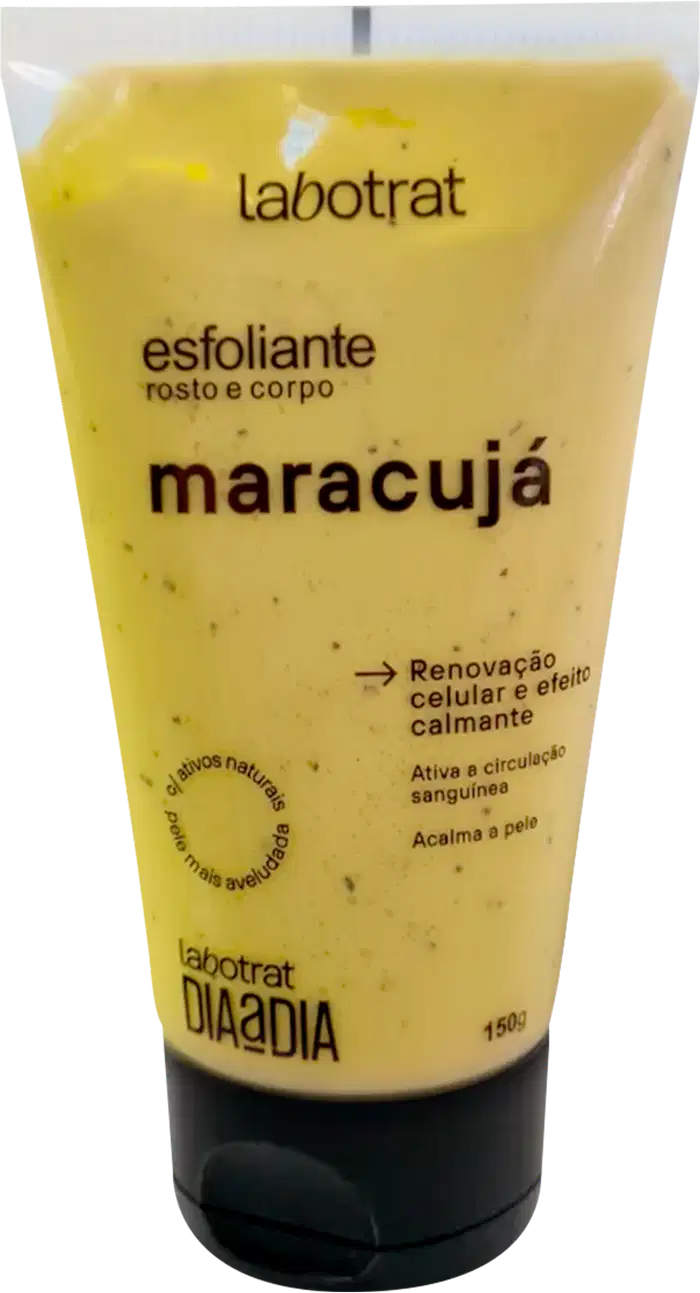 O produto apresentado é um esfoliante corporal da marca Labotrat, com aroma de maracujá. A embalagem é um tubo plástico amarelo, com o nome do produto "Esfoliante Rosto e Corpo Maracujá" impresso em preto. O tubo contém 150g do produto.