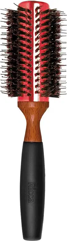 Escova de madeira da marca Ricca.