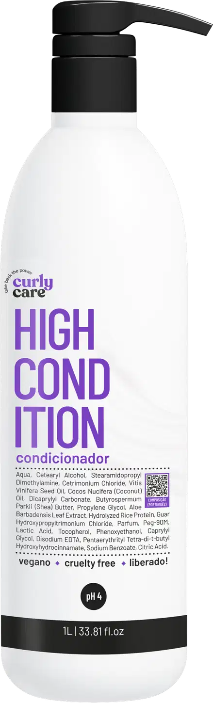 Condicionador High Condition da marca Curly Care. Embalagem plástica branca cilíndrica com tampa preta. Rótulo frontal com o nome do produto em letras grandes na cor roxa e a descrição "condicionador" abaixo.