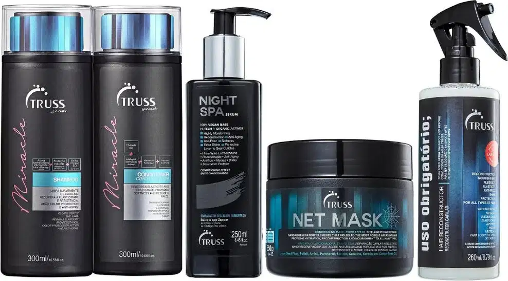 Conjunto de produtos de beleza da marca Truss, incluindo shampoo, condicionador, sérum noturno, máscara e spray para cabelos. Embalagens em preto, branco e tons azulados, com rótulos e informações sobre os produtos.