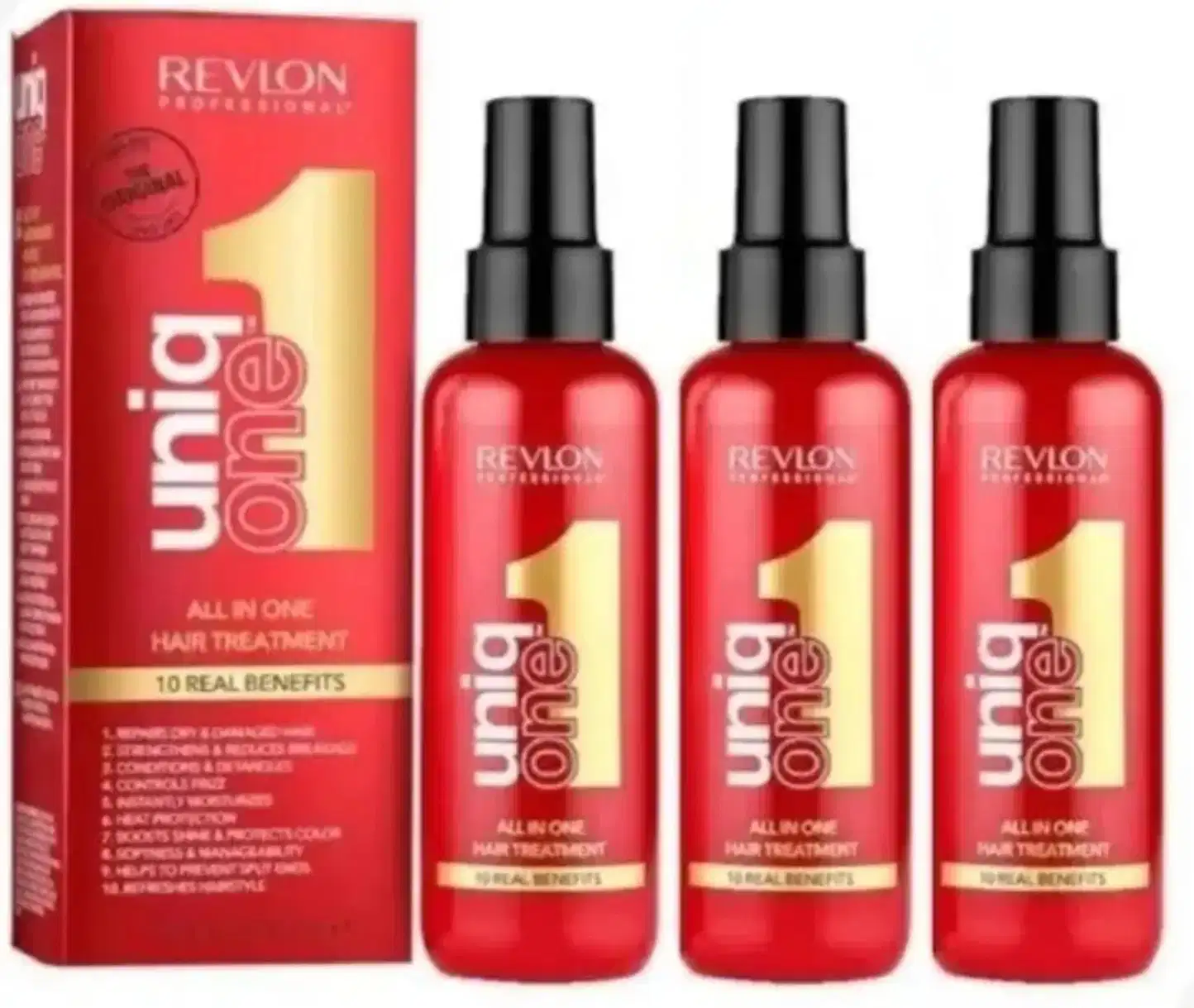 O produto apresentado é um tratamento capilar "All in One" da linha Revlon Professional Uniq One. Consiste em três frascos contendo o tratamento, e uma caixa vermelha que destaca os 10 benefícios reais do produto.