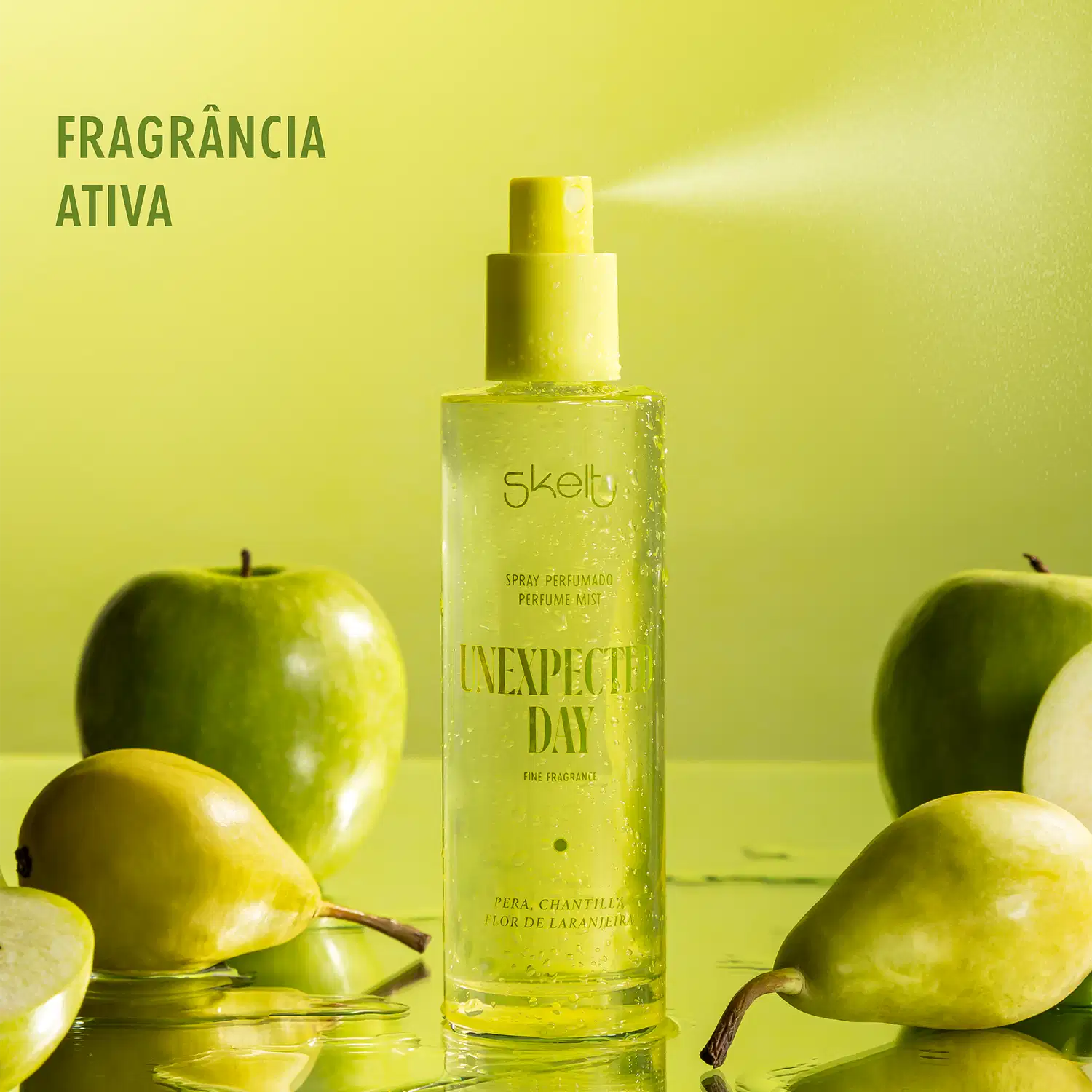 Spray Perfume Mist. Frasco é fotografado ao lado de frutas para ressaltar sua fragrância