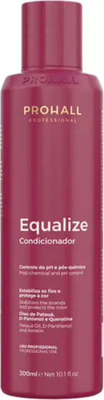 Condicionador da linha Equalize da marca Prohall Professional. O texto no rótulo indica que o produto é um condicionador que controla o pH e a química do cabelo, além de estabilizar os fios e proteger a cor.