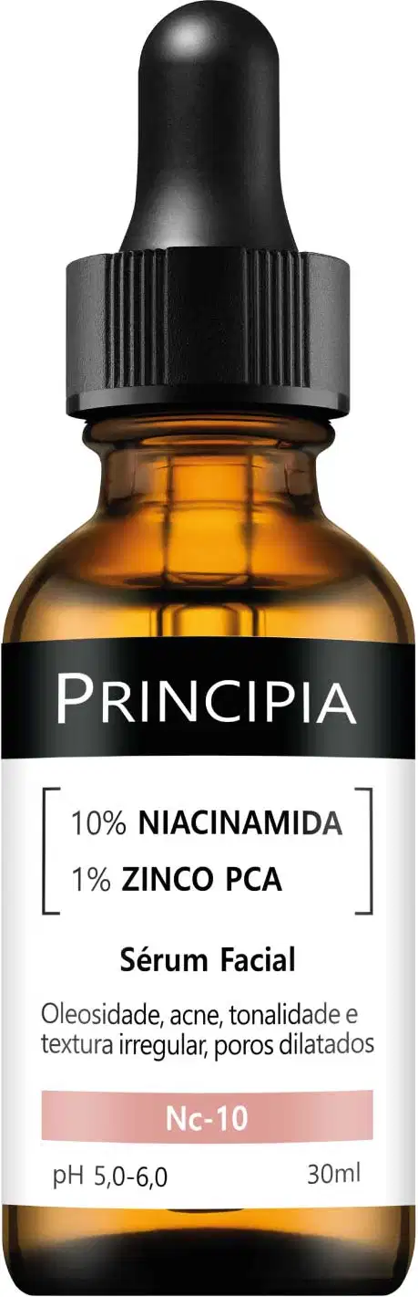 Frasco de vidro âmbar com conta-gotas preto contendo sérum facial da marca Principia.