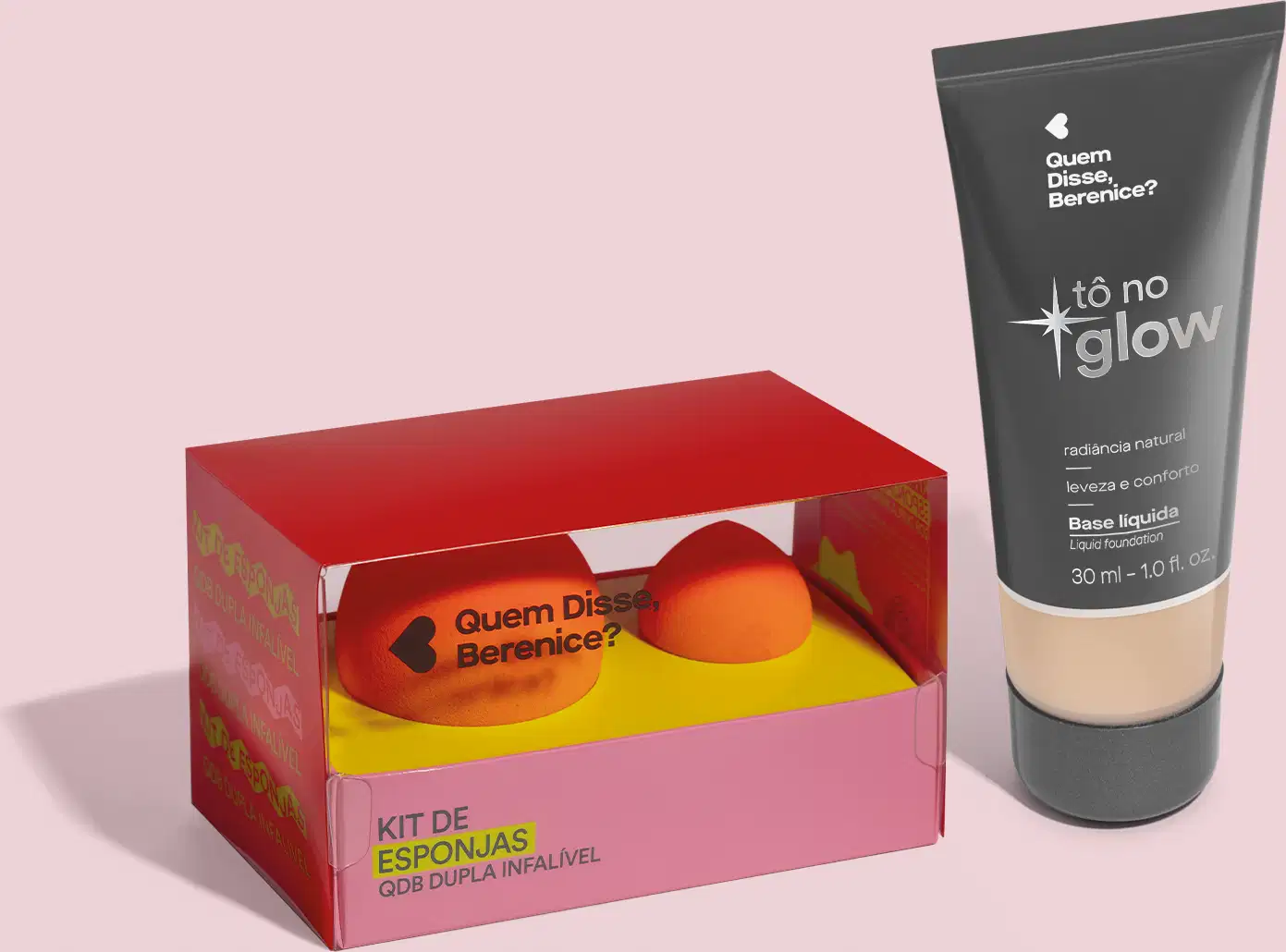 Kit com duas esponjas e base líquida.
