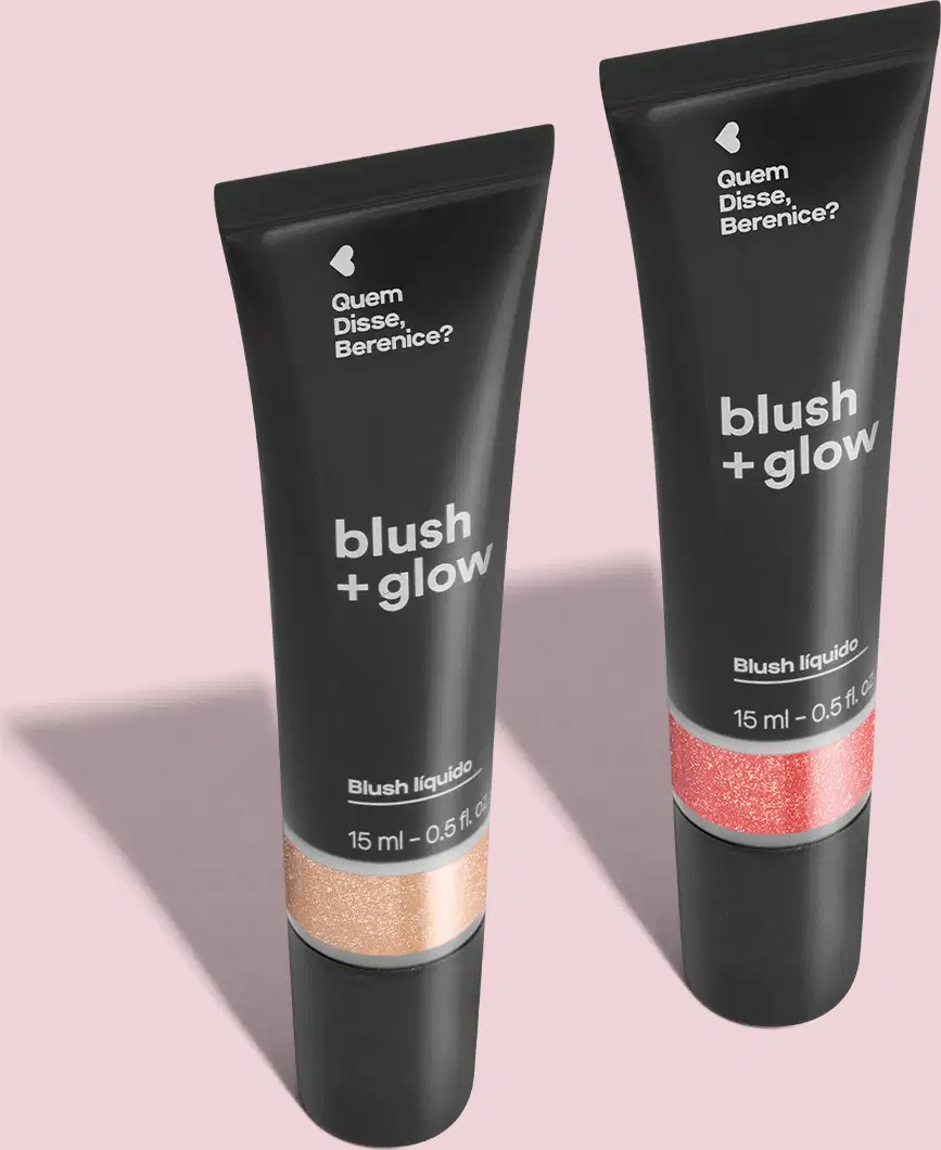 Imagem de duas bisnagas de blush líquido Blush +Glow:, sendo o Rosalix na cor rosa e o Perolali na cor prata. As embalagens são pretas com parte transparente, mostrando a tonalidade do produto e rótulo com letras brancas. O fundo é cinza com sombreado.