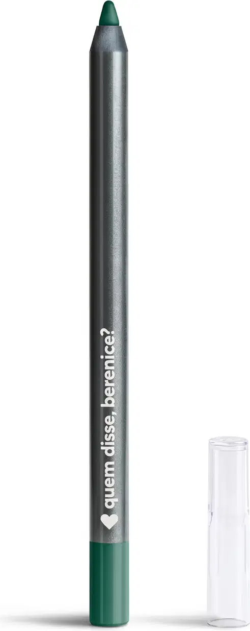 Lápis de olho da marca Quem Disse, Berenice? na cor verde, com embalagem preta e texto branco. O produto é apresentado em formato cilíndrico e acompanha um estojo transparente.