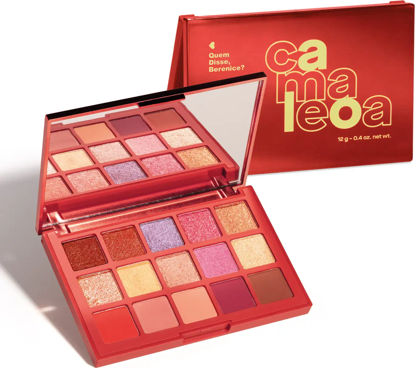 Paleta de maquiagem multifuncional em estojo vermelho com espelho na tampa e 15 cores em tons quentes. Ao lado, a paleta fechada com o escrito Camaleoa Quem Disse, Berenice?.