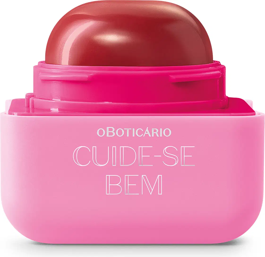Pote compacto rosa com letras brancas e roll-on na cor vermelha de balm hidratante labial vinho Cuide-se Bem Cereja Livre Quem Disse, Berenice?.