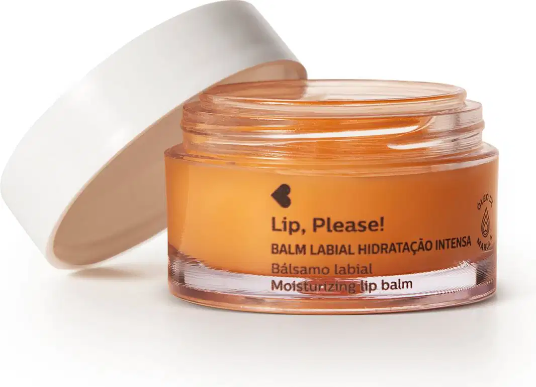 Pote com tampa branca, rótulo laranja e letras pretas de balm labial de hidratação intensa Lip, Please! Quem Disse, Berenice?.
