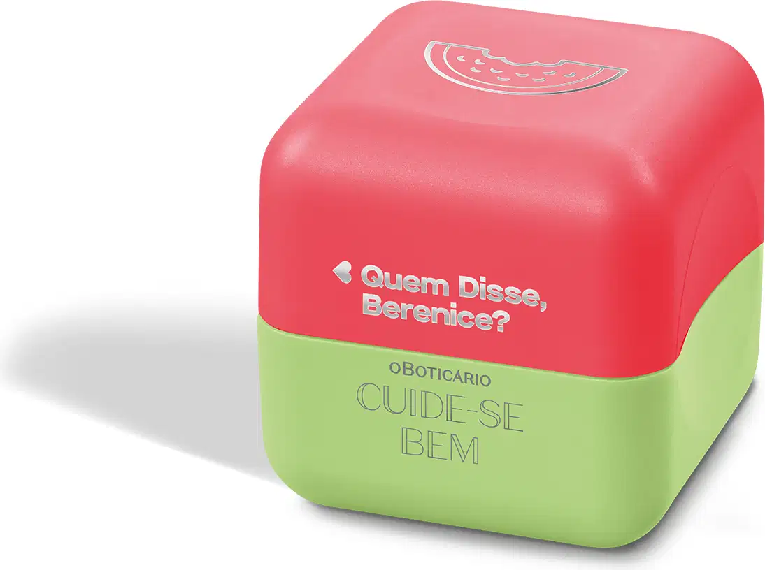 Balm labial Melancia Cuide-se Bem Feira Quem Disse, Berenice? em embalagem em tom de vermelho e verde com letras também verdes.
