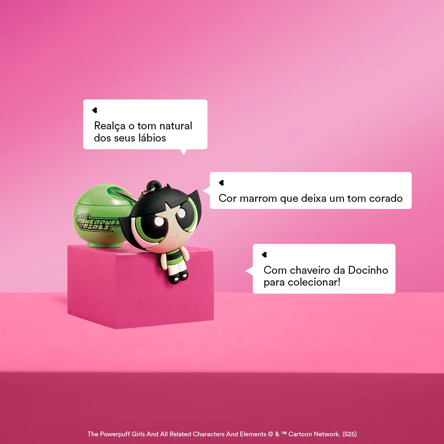 A imagem ressalta os benefícios como tom, cor e efeito. Ao lado, chaveiro da Docinho para colecionar!