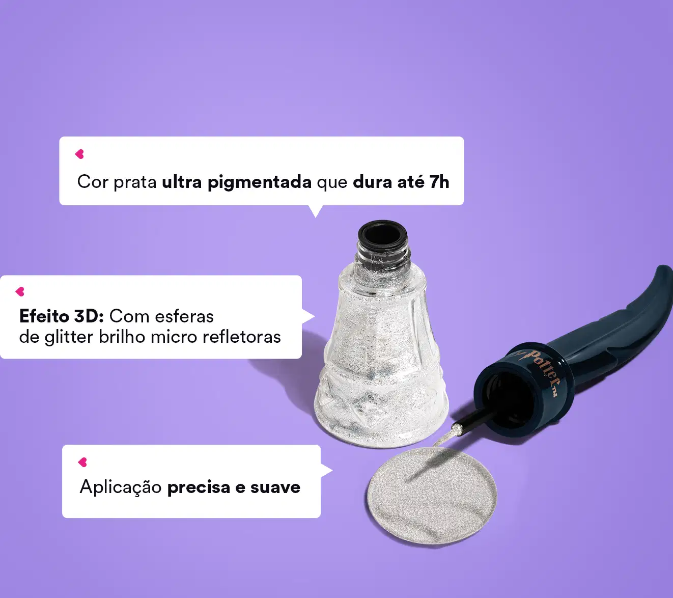 Frasco transparente com líquido branco contendo delineador líquido branco iluminado Expecto Patronum Harry Potter Quem Disse, Berenice? com tampa em formato de pena com bota do produto em superfície azul.