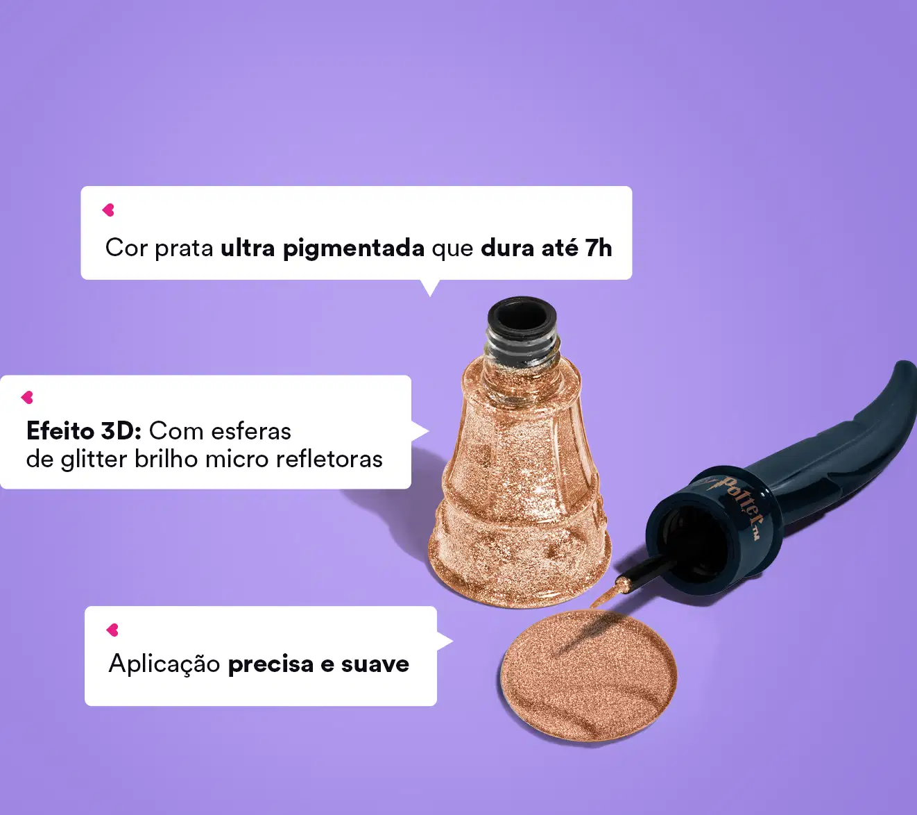 Frasco transparente com líquido dourado contendo delineador líquido dourado Expelliarmus Harry Potter Quem Disse, Berenice? com tampa em formato de pena com bota do produto em superfície azul.