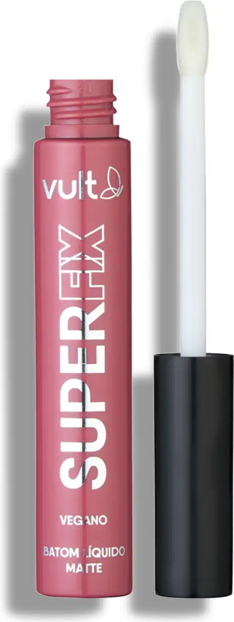 O produto apresentado é um batom líquido matte da marca Vult, na cor rosa queimado. A embalagem é um tubo plástico rosa com o nome da marca e do produto visíveis. O aplicador é branco e alongado, típico de batons líquidos.