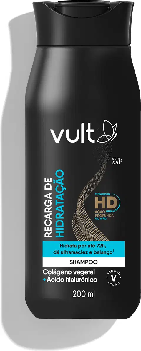 O produto apresentado é um frasco de shampoo da marca Vult. O frasco é preto e possui um rótulo com o logotipo da marca Vult e a indicação "Recarga de Hidratação". O volume do produto é de 200 ml.