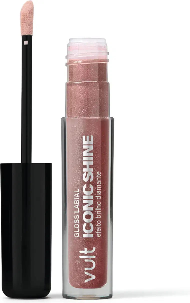 Produto de beleza Vult Iconic Shine, um batom líquido brilhante em embalagem plástica transparente com aplicador. A cor predominante é um tom rosado claro com brilho.