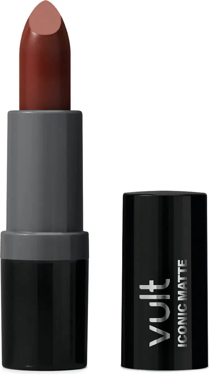 Batom bala marrom matte da marca Vult, com embalagem preta e rótulo com o nome da marca em prata, escrito "Vult Iconic Matte".
