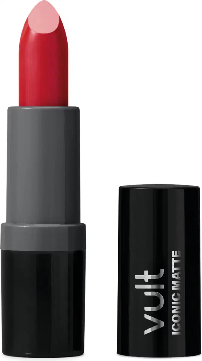Batom bala vermelho matte da marca Vult, com embalagem preta e rótulo com o nome da marca em prata, escrito "Vult Iconic Matte".
