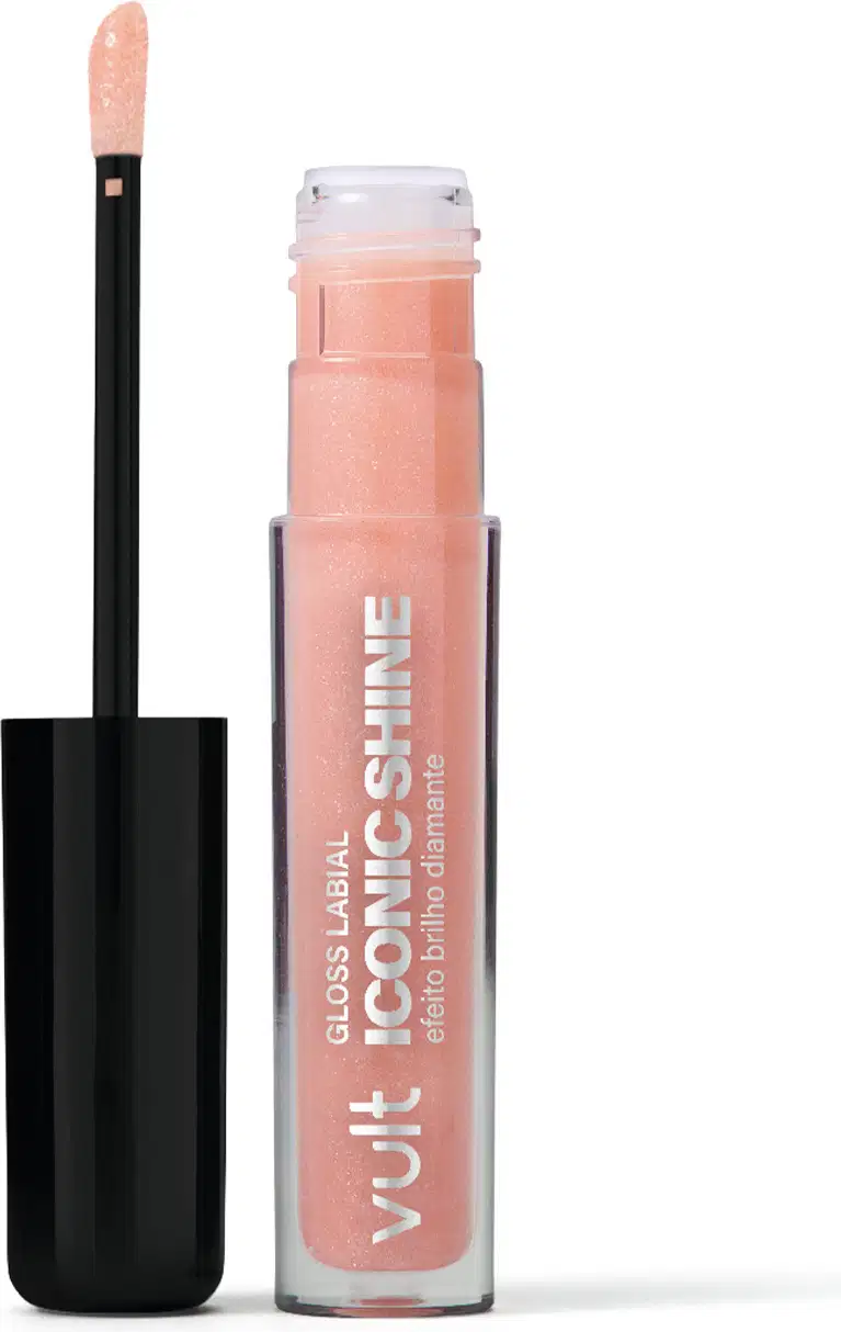 Produto de beleza Vult, um gloss labial líquido com embalagem plástica transparente e tampa preta. A cor predominante é um tom rosado claro, com o nome "Iconic Shine" impresso no rótulo.