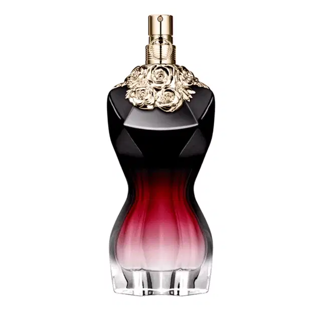 Perfume em frasco de vidro com formato de silhueta feminina. O frasco é preto na parte superior, com degradê para tons de vermelho e rosa na parte inferior. O topo dourado apresenta detalhes esculpidos de rosas.