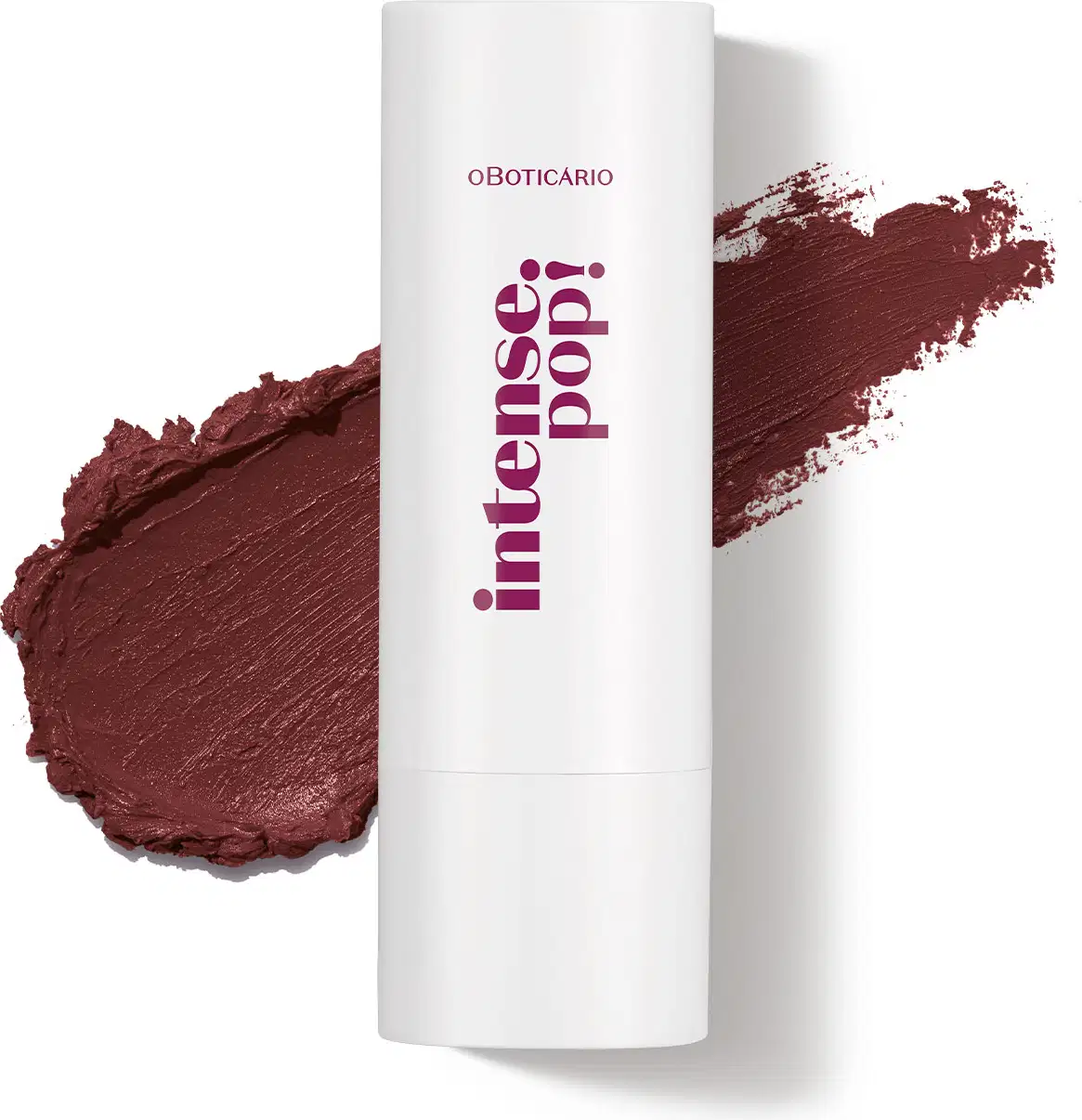 Batom de acabamento cremoso em embalagem branca com letras marrons, da marca Intense Pop! Atrás do produto, um rastro na cor bege amêndoa mostrando a textura e a intensidade do item.

