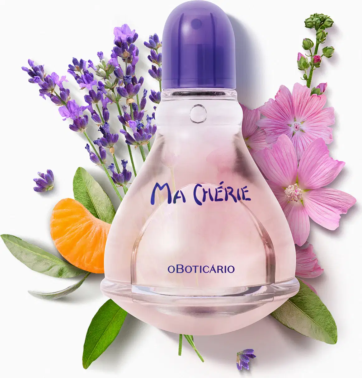 Vidro transparente com fundo arredondado, líquido rosa, tampa e letras azuis, contendo 100ml de desodorante colônia Ma Chérie cercado por flores roxas, rosas e laranjas, folhas verdes e galhos em fundo branco.