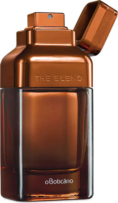 Vidro em tom de marrom fosco com detalhes em marrom metalizado e letras azuis contendo 100ml de Eau de Parfum The Blend.
