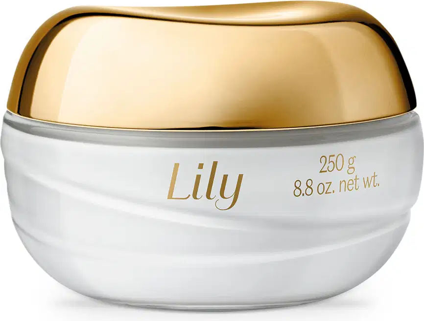 Pote de vidro transparente com conteúdo branco, tampa e letras douradas, contendo 250g de creme acetinado hidratante desodorante corporal da marca Lily.