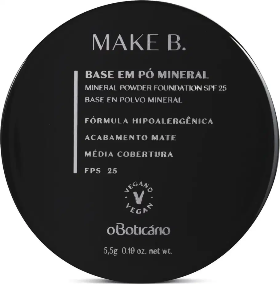 Tampa preta com letras brancas do pote de base em pó mineral da Make B. As letras trazem informações sobre fórmula hipoalergênica, acabamento mate, média cobertura e FPS 25, além de se tratar de um produto vegano.