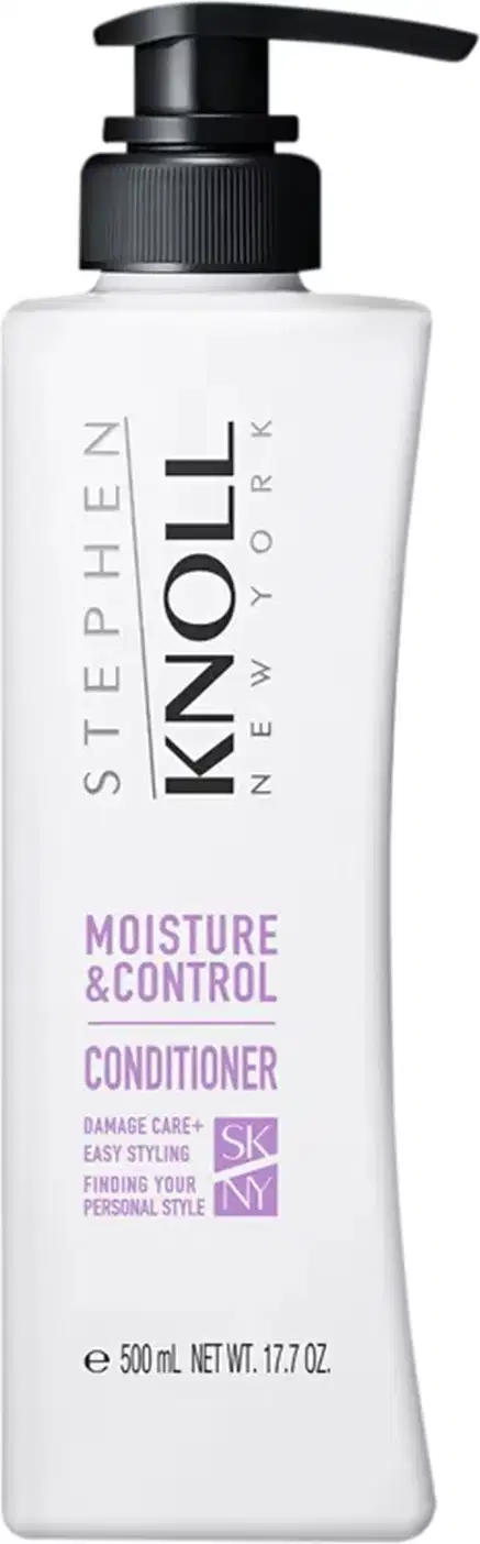 Frasco branco com bomba dosadora preta, rótulo com texto "STEPHEN KNOLL MOISTURE & CONTROL CONDITIONER" em preto e roxo, produto de cuidados para cabelos.