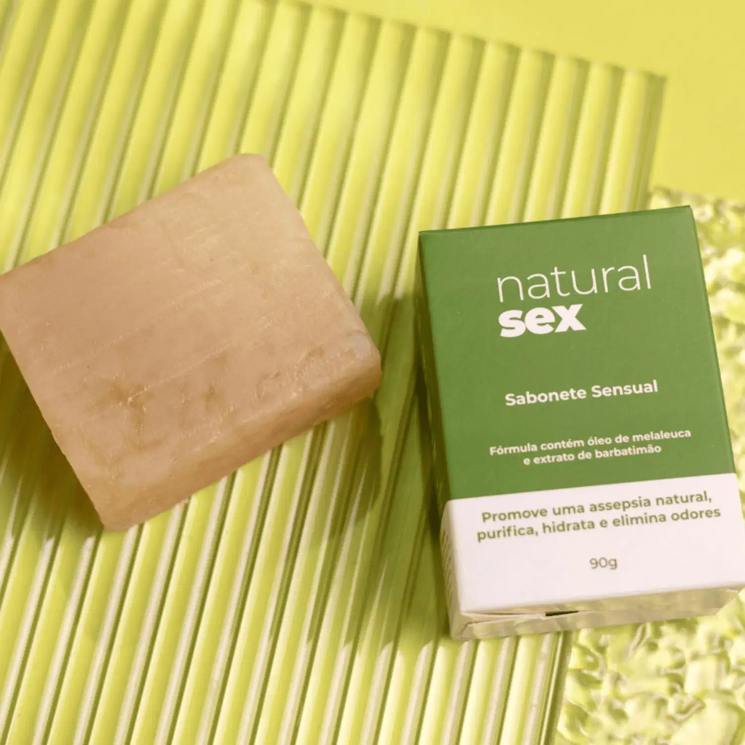Sabonete Íntimo em Barra Natural Sex em fundo amarelo texturizado
