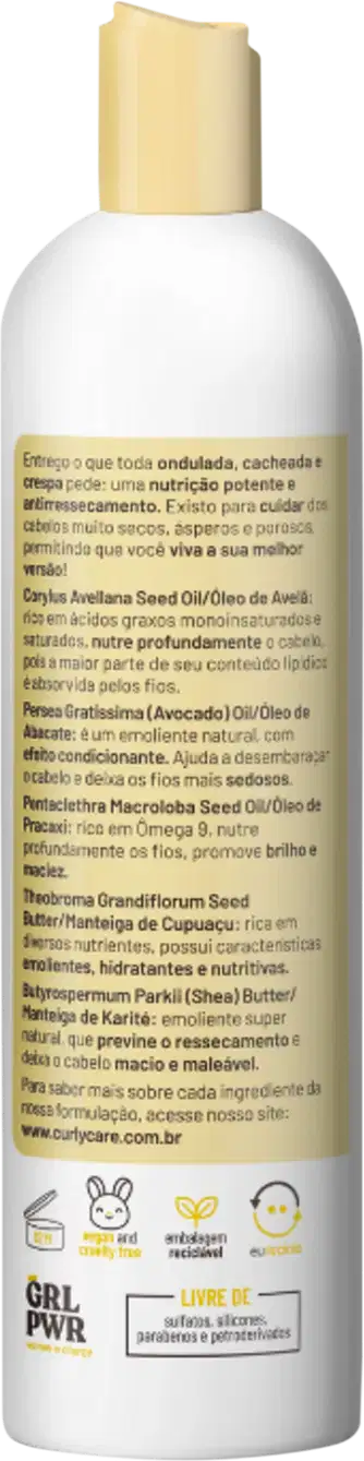 Produto de cuidados capilares para cabelos cacheados e ondulados. Embalagem plástica branca opaca. Rótulo em português listando os ingredientes principais: óleo de abacate, óleo de açaí, óleo de pacari, manteiga de karité.