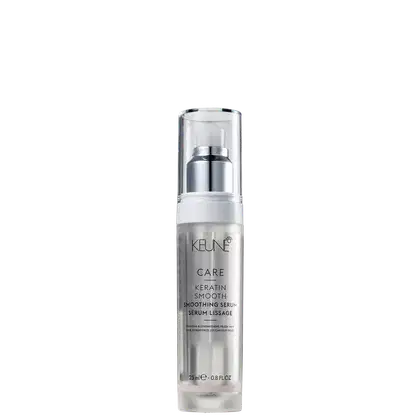 Frasco de vidro transparente com tampa prateada contendo o sérum alisante de queratina da linha Keune Care. Rótulo branco com texto "Keratin Smooth Smoothing Serum" em preto.