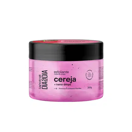 O produto apresentado é um esfoliante corporal da marca Labotrat, com o nome "Cereja" impresso no rótulo. A embalagem é um pote preto com tampa, e a cor predominante é o rosa. 300g.