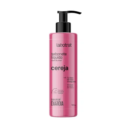 O produto apresentado é um sabonete líquido da marca Labotrat, na fragrância de cereja. O frasco possui uma embalagem rosa com um rótulo preto e branco, com o nome. 190ml de volume.