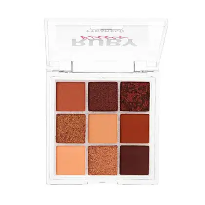 Paleta de sombras Sweets Collection, da marca Ruby Kisses. São noves cores com tons neutros, que se aproximam do marrom, bege e vinho.